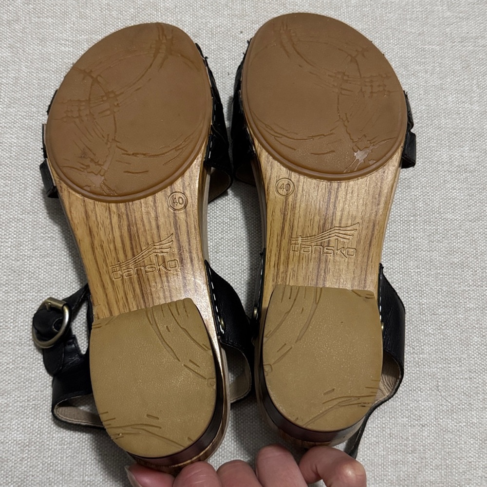 Like New-Dansko Mara Open Toe Sandals-Euro Sz 40-Black Leather-Heel-Ankle Strap - Picture 15 of 16